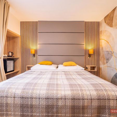 Hotel Benica بينيسوف المظهر الخارجي الصورة
