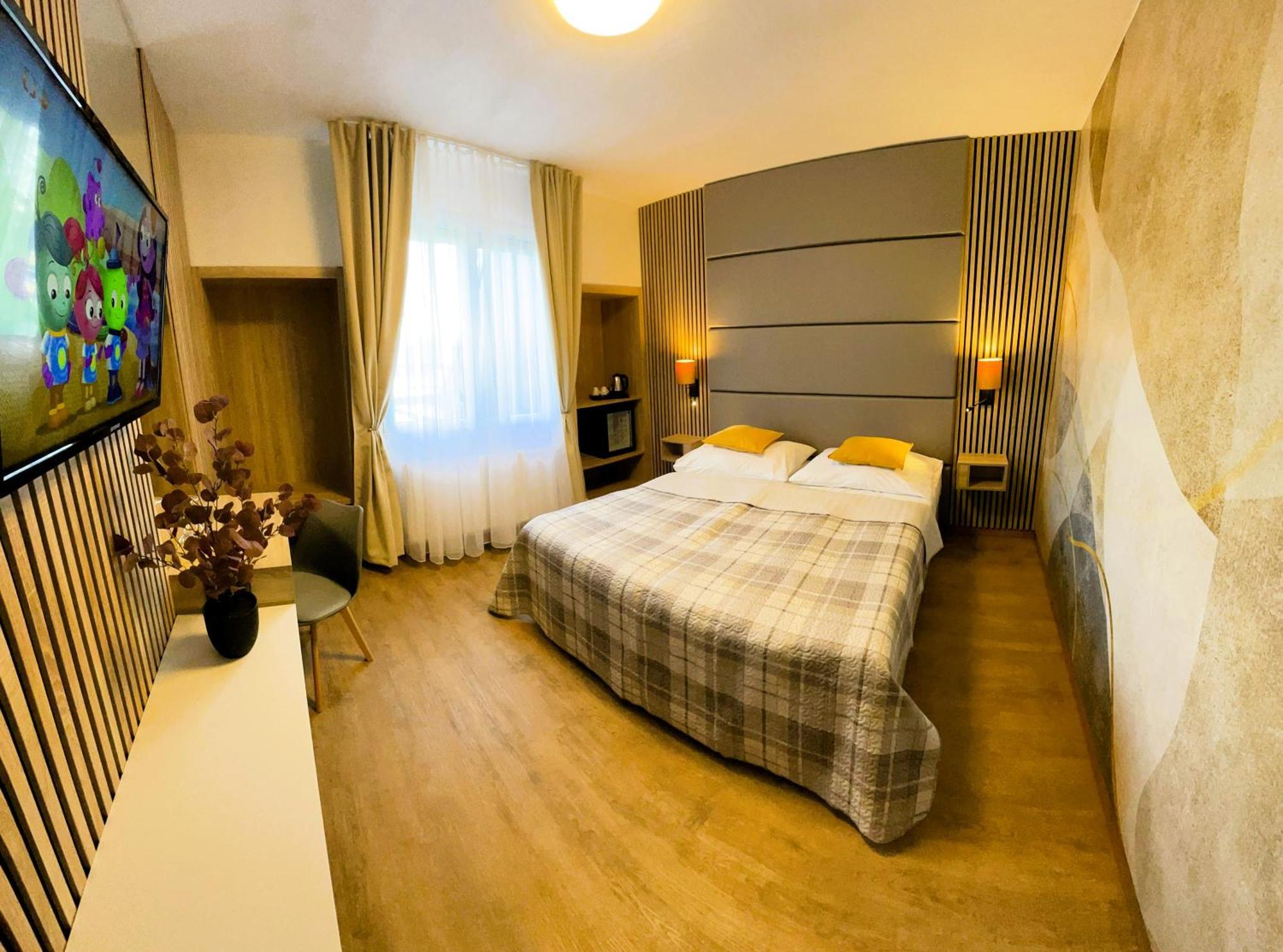 Hotel Benica بينيسوف المظهر الخارجي الصورة