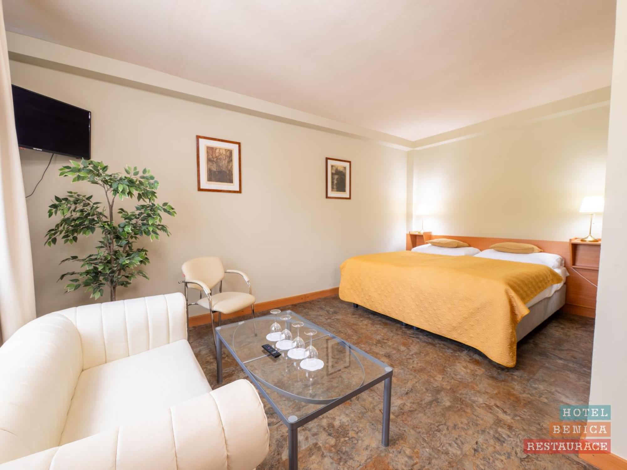 Hotel Benica بينيسوف المظهر الخارجي الصورة